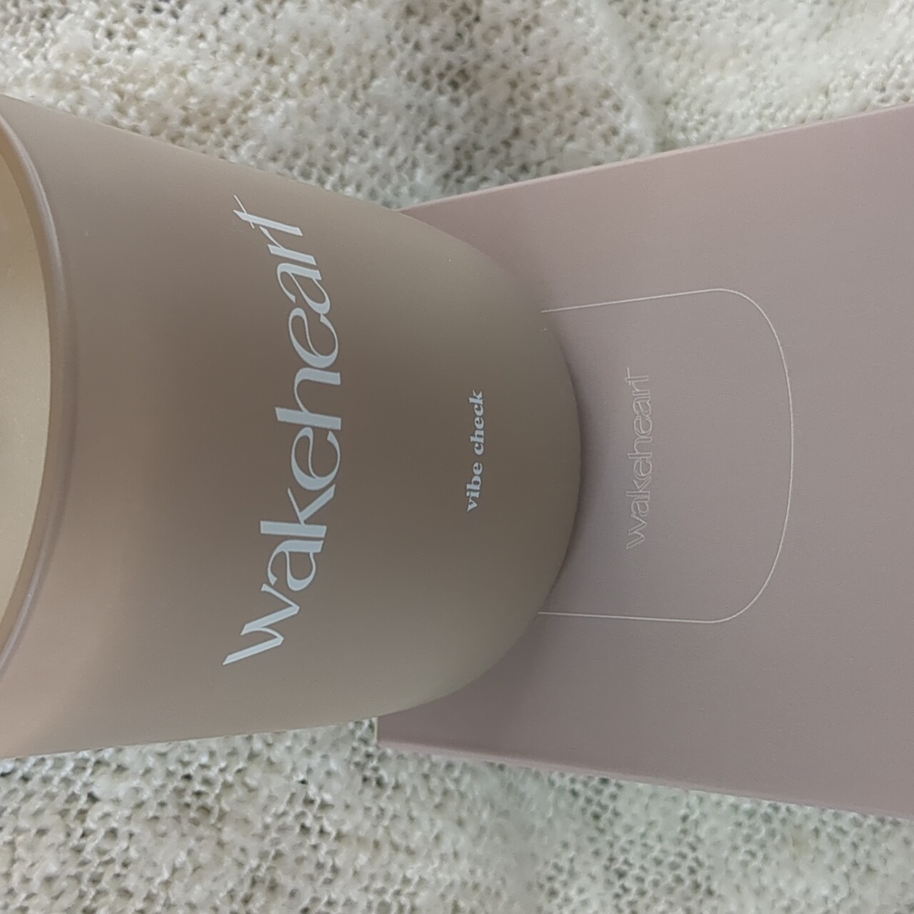 Wakeheart Candle in Vibe Check, 8oz Hand poured Candle - Picture 13 of 14